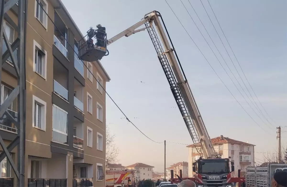 Çubuk’ta apartman yangını panik yarattı