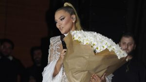 Demet Akalın yeni çantasını paylaştı! Fiyatı dudak uçuklattı