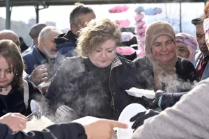 Demirci’de Afetlere Karşı Kurban Etli İkram