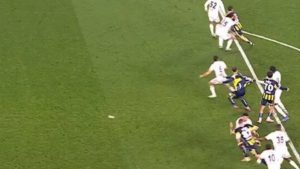 Derbide penaltı kararı çıktı! Fenerbahçe golü buldu