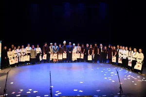 Devlet Himayesinde Çocuklardan ‘Altın Çağ’ Tiyatrosu