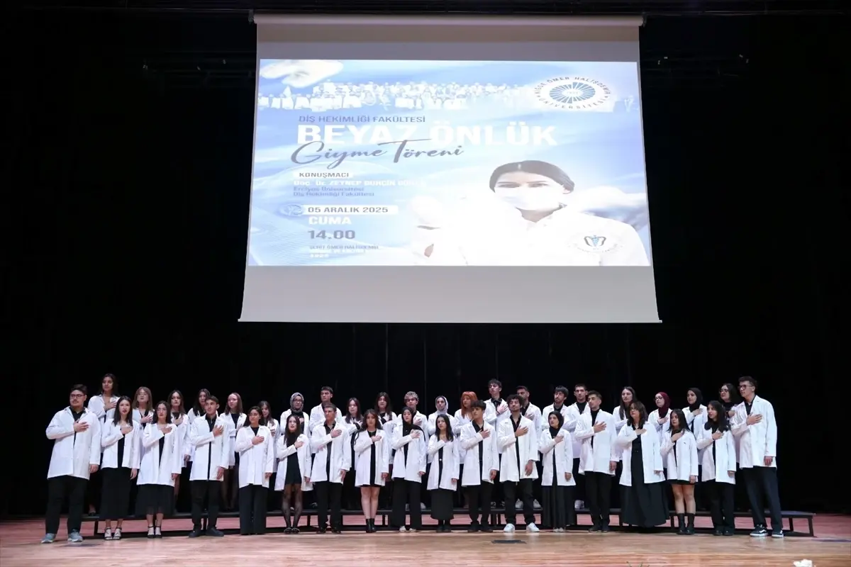 Diş Hekimliği Fakültesi’nde Beyaz Önlük Töreni