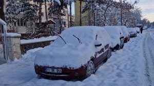 Doğu’da 2 bin 326 yerleşim biriminin yolu kapandı