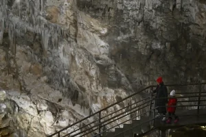 Düzce’nin Doğa Cennetleri: Sarıkaya Mağarası ve Saklıkent Şelalesi