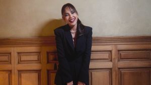 Ebru Gündeş imajını yeniledi