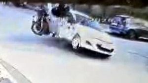 Edirne’de otomobille çarpışan motosiklet sürücüsü hayatını kaybetti