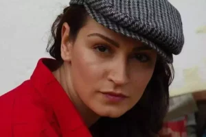 Ekranlardan uzak kalmıştı… Ayça İnci’nin cesur tarzı bakana bir daha baktırdı