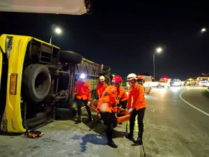 Endonezya’da Otobüs Kazası: 15 Ölü