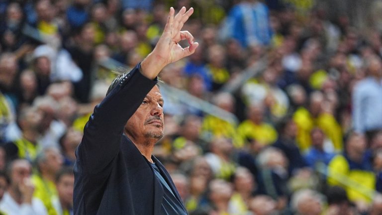 Ergin Ataman’dan Fenerbahçe tribünlerine tepki