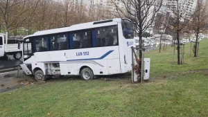 Esenyurt’ta Midibüs Kaza Yaptı
