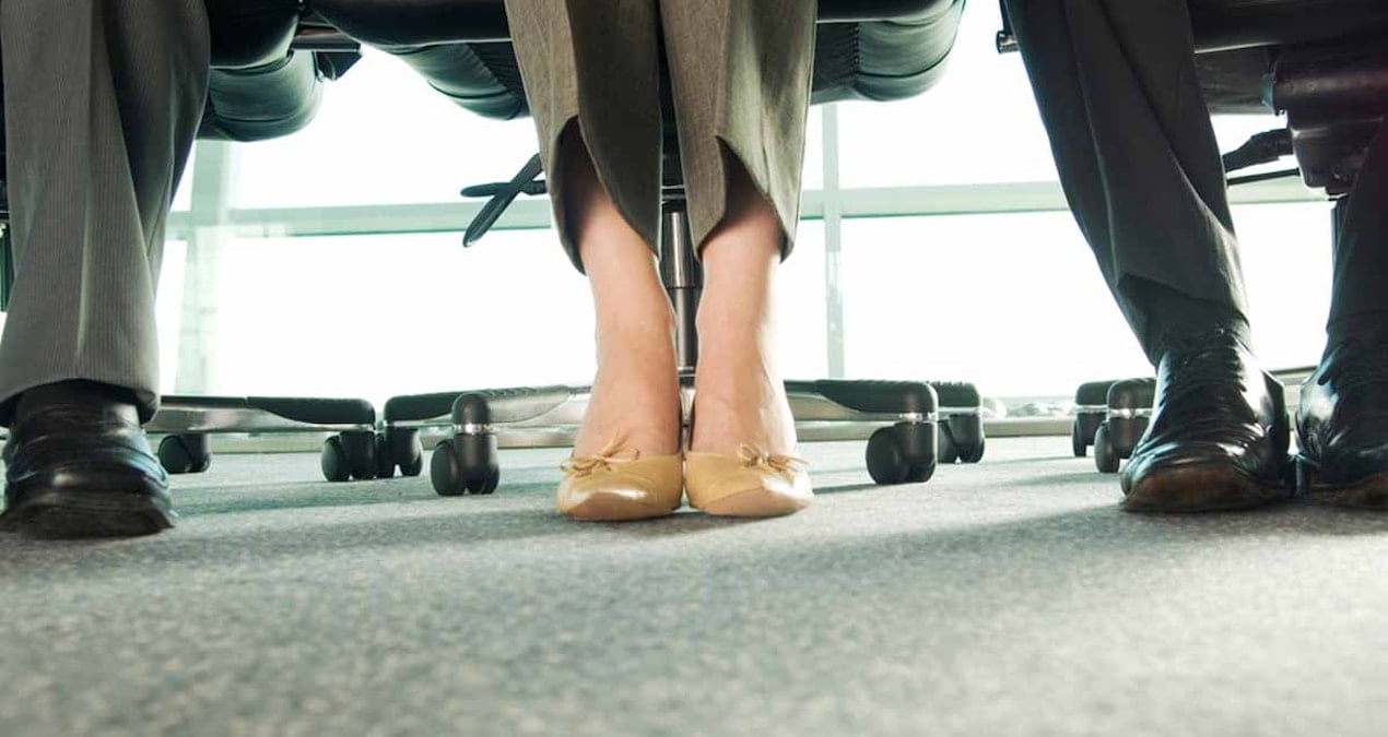 Farkında olmadan bacak sallamak, vücudumuza meğer hiç akla gelmeyen bir fayda sağlıyormuş!