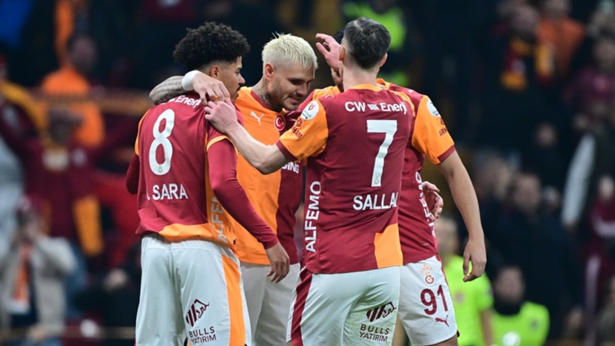 Galatasaray ligin ilk yarısını lider bitirdi: Fenerbahçe’nin bileği bükülmedi