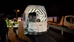 Gebze’de Servis Kazası: 3 Yaralı