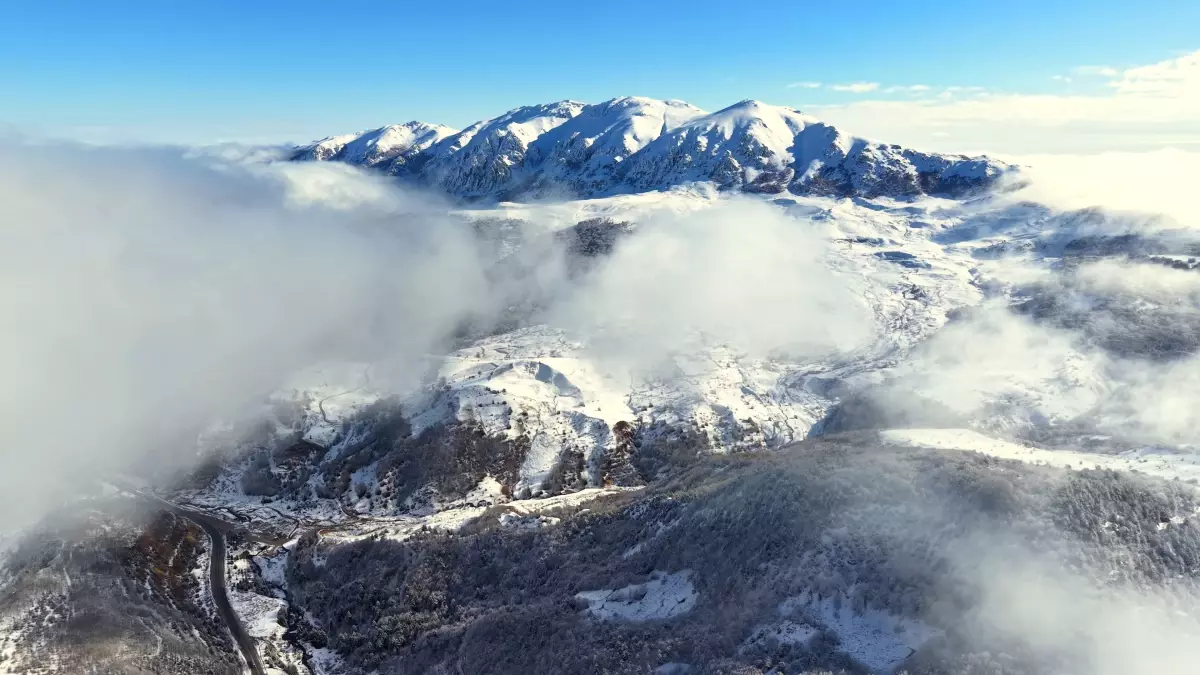 Geminbeli Geçidi’nde Kar Manzaraları