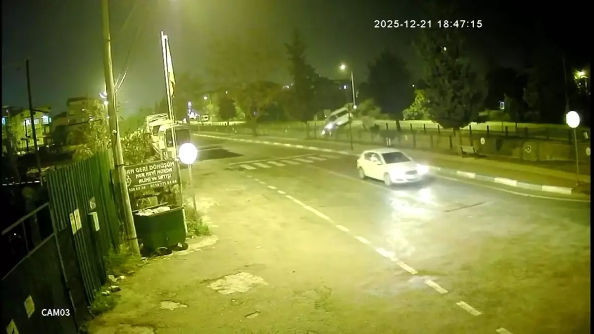 Gemlik’te Minibüs Dereye Uçtu