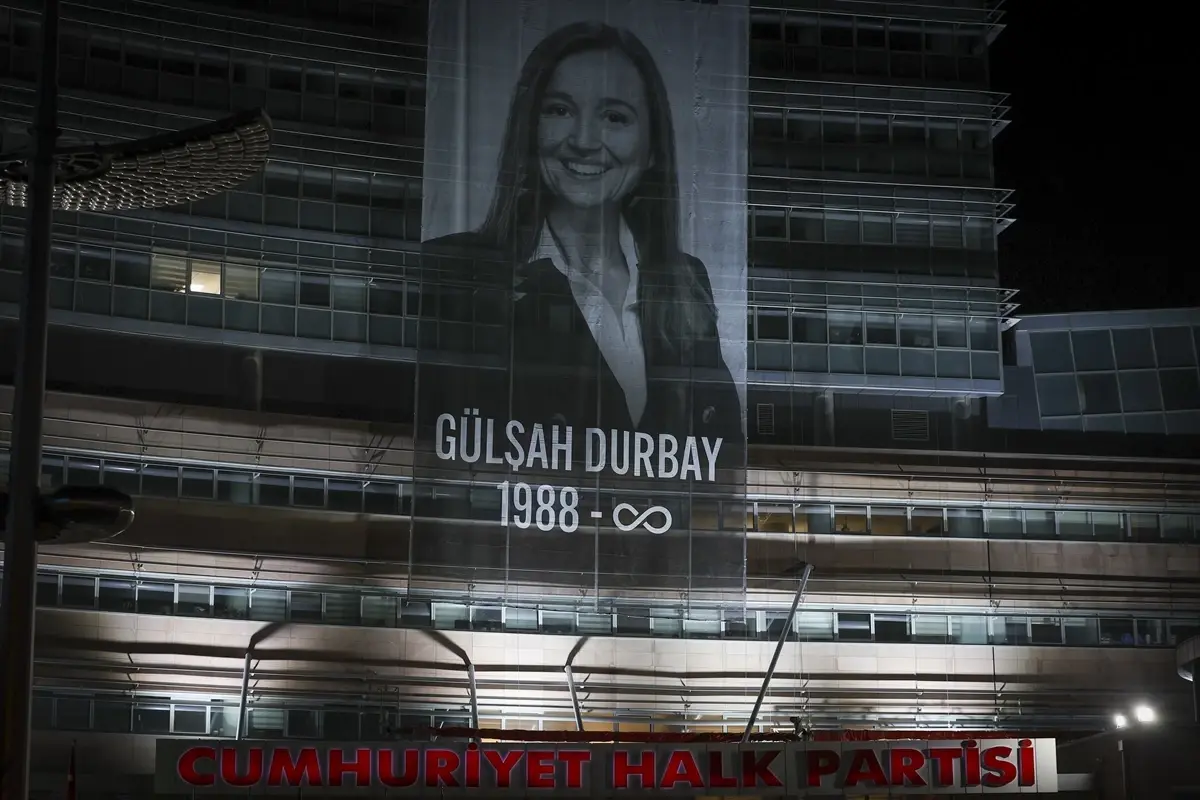Gülşah Durbay’ın Fotoğrafı CHP Genel Merkezine Asıldı