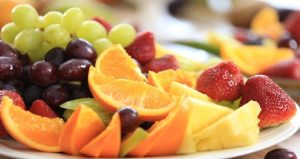 Günün hangi saatinde ve hangi meyveleri yemelisiniz? Uzmanlar açıkladı