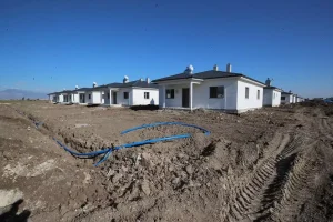 Hatay’da Kırsal Afet Konutları İnşaatı Devam Ediyor