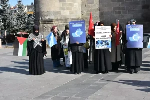 Hekimlerden Gazze’ye Sessiz Yürüyüş