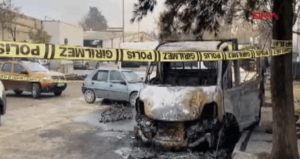 Hurda araçta çıkan yangında öldü