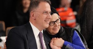 ‘İçim yanarak oğlumun tahliyesini bekliyorum’