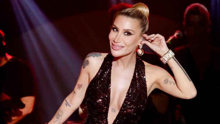 İrem Derici sosyal medyadan nişanlısına seslendi! Nikah tarihi istedi