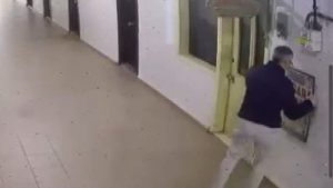 İstanbul’da 40 bin dolarlık kol saatini dolandırıcılık yöntemiyle çalan 2 zanlı tutuklandı