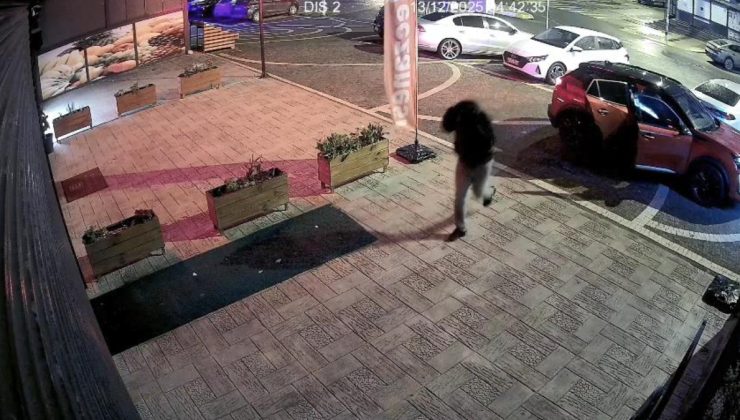 İstanbul’da kuyumcuya hırsızlık girişimi kamerada