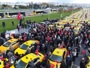 İstanbul’da taksicilerden ‘korsan taşımacılığı’ eylemi