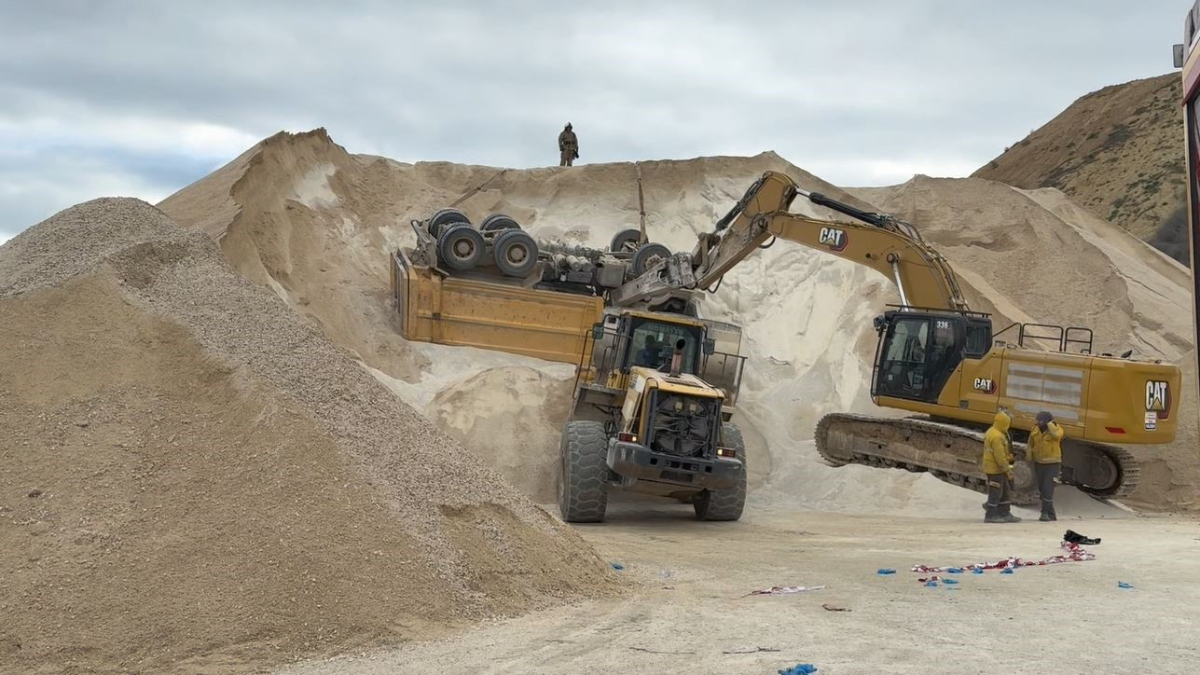 İstanbul’da taş ocağında devrilen kamyonun sürücüsü hayatını kaybetti