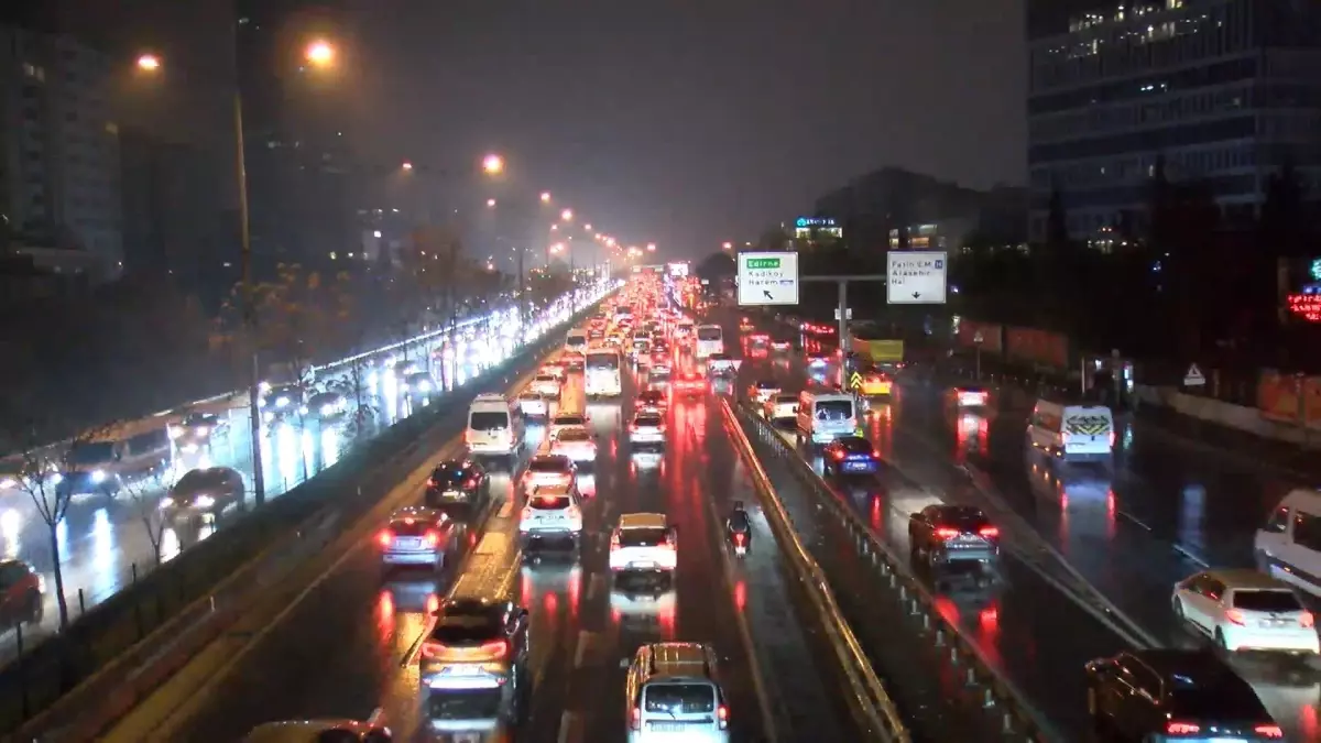 İstanbul’da Trafik Yoğunluğu %69’a Ulaştı