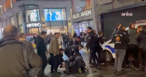 İstiklal Caddesi’nde arbede! Öğrencilere polisten sert müdahale