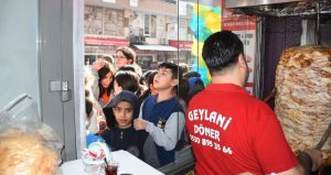 İzmirli dönerci, Sadettin Saran’a verdiği sözü tuttu