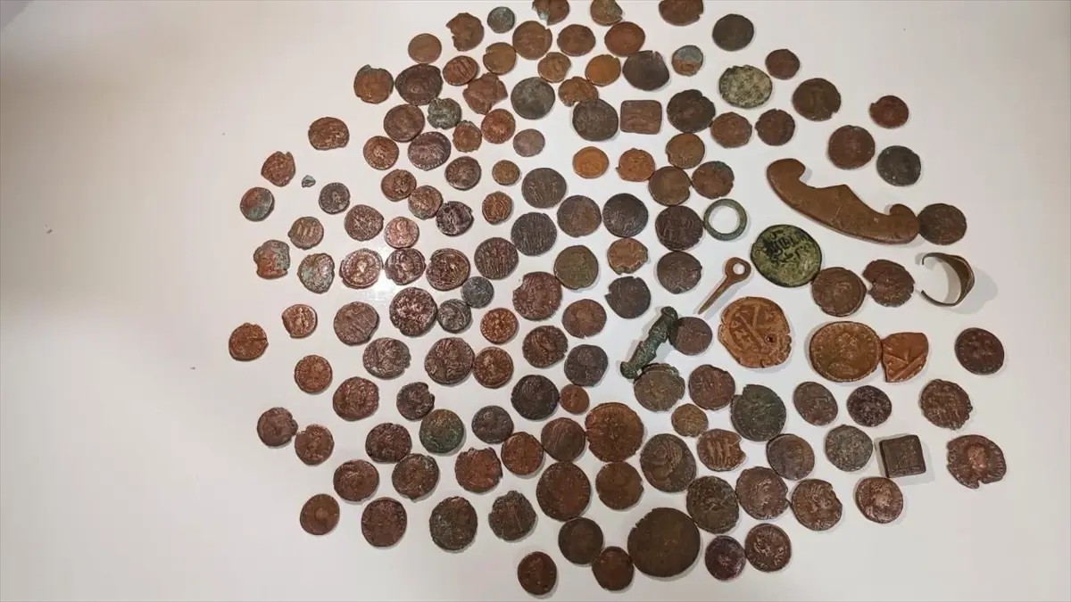 İznik’te Tarihi Sikkeler Ele Geçirildi