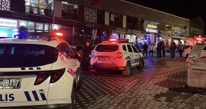 Kahvehane’de bıçaklı kavga dehşeti