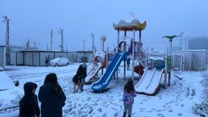 Kar yağışı Hatay’ı beyaza bürüdü