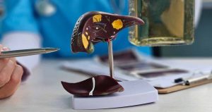 Karaciğer için en tehlikeli alkol belli oldu! OECD raporuyla ortaya çıktı