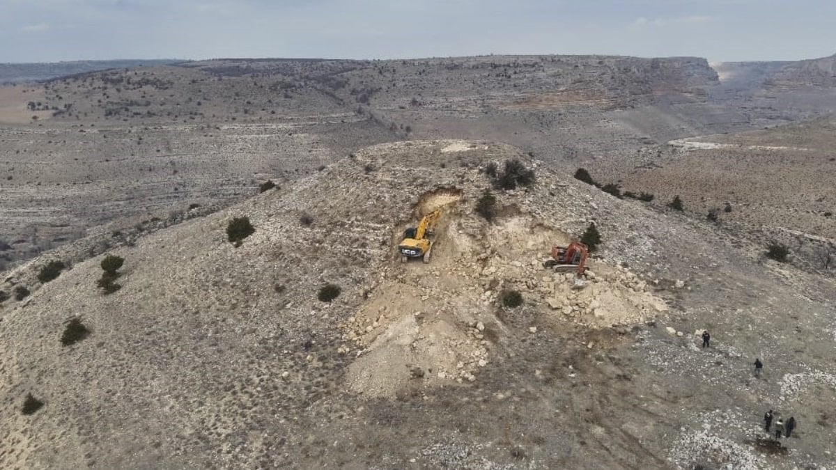 Karaman’da kepçeyle tarihi eser arayanlara operasyon: 14 gözaltı