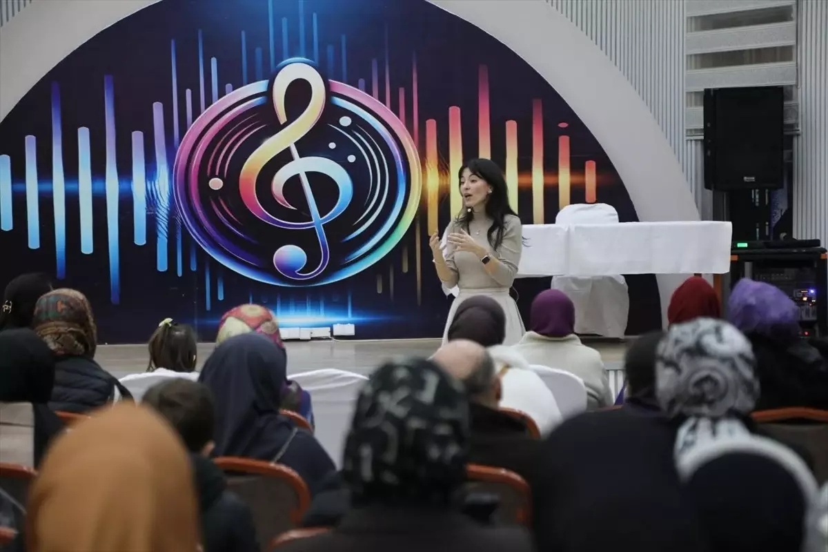 Kavak’ta Ebeveynlerle Güçlü İletişim Toplantısı