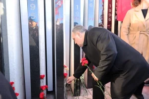 Kayseri’de akademisyenler terör saldırısında şehit olan 15 askeri andı