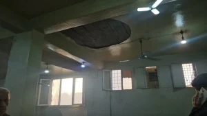 Kıraathanede Sıva Düşmesi: 2 Yaralı