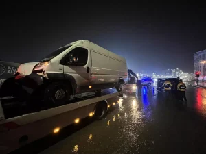 Kocaeli’de Ambulans Minibüsle Çarpıştı