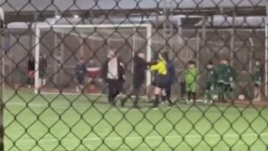 Kocaeli’de U12 maçında skandal: Kadın hakeme antrenör saldırısı