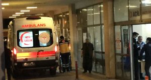 Kurye, sipariş götürdüğü 2 kardeşi bıçakla yaraladı