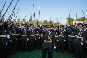 Mahkeme, teğmenlerin kılıçlı yemin töreni için son sözü söyledi