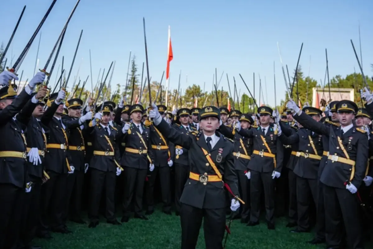 Mahkeme, teğmenlerin kılıçlı yemin töreni için son sözü söyledi