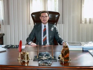 Makam odasında dinleme cihazı bulundu! ‘Süper Vali’nin oğlundan sert tepki