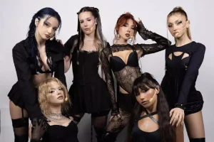 Manifest grubu üyelerine ”müstehcenlik”ten hapis cezası