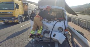 Manisa’da kamyonet ile TIR çarpıştı: 1 ağır yaralı
