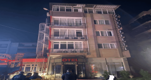 Manisa’da otelde yangın çıktı